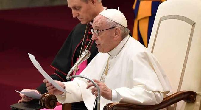 Papa declarou preocupação no pontífice durante sua audiência semanal(foto: Andreas Solaro/AFP ) Papa declarou preocupação no pontífice durante sua audiência semanal(foto: Andreas Solaro/AFP )