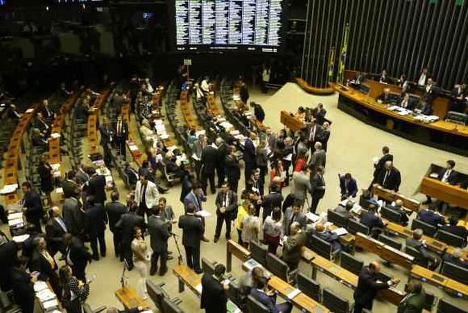 Sessão plenária do Congresso Nacional para apreciação de vetos presidenciais (foto: Fabio Rodrigues Pozzebom/Agência Brasil) Sessão plenária do Congresso Nacional para apreciação de vetos presidenciais (foto: Fabio Rodrigues Pozzebom/Agência Brasil)