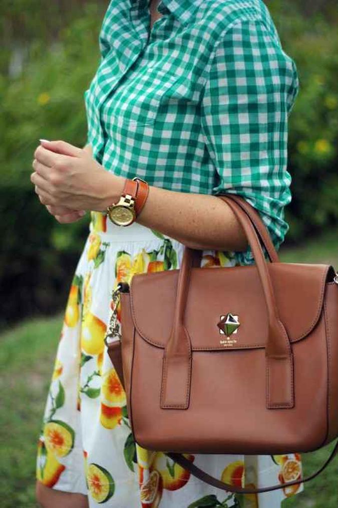 %u201CO vichy com a estampa de frutas cria um look italiano, fugindo da tropicalidade do Brasil%u201D, comenta Estela Silveira(foto: Pop of Style/Divulgação) %u201CO vichy com a estampa de frutas cria um look italiano, fugindo da tropicalidade do Brasil%u201D, comenta Estela Silveira(foto: Pop of Style/Divulgação)