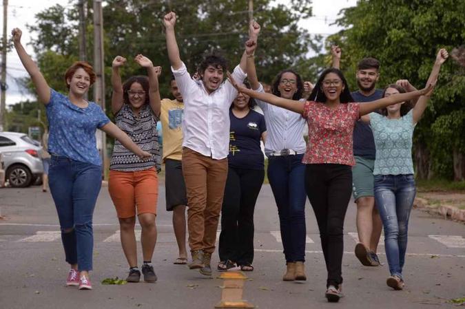 Os centros de ensino médio 1 e 2, de Ceilândia e Brazlândia, aprovaram juntas mais de 100 estudantes no PAS, um recorde para os dois colégiosCarlos Vieira/CB/D.A Press Os centros de ensino médio 1 e 2, de Ceilândia e Brazlândia, aprovaram juntas mais de 100 estudantes no PAS, um recorde para os dois colégiosCarlos Vieira/CB/D.A Press