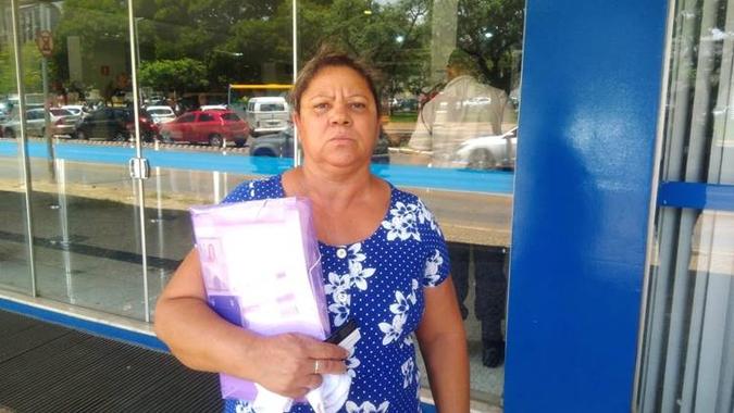 Florentina Lopes da Silva tenta, há meses, obter um auxílio-doença por problemas na coluna. Mas o INSS vem negando o benefício(foto: André Phelipe/Esp. CB/D.A Press) Florentina Lopes da Silva tenta, há meses, obter um auxílio-doença por problemas na coluna. Mas o INSS vem negando o benefício(foto: André Phelipe/Esp. CB/D.A Press)
