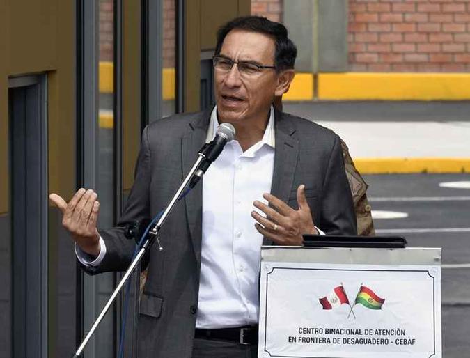 O presidente peruano, Martín Vizcarra (foto), empossou seu novo ministro da Fazenda, Carlos Oliva Neyra, que substituirá David Tuesta(foto: AIZAR RALDES / AFP / ar / ) O presidente peruano, Martín Vizcarra (foto), empossou seu novo ministro da Fazenda, Carlos Oliva Neyra, que substituirá David Tuesta(foto: AIZAR RALDES / AFP / ar / )