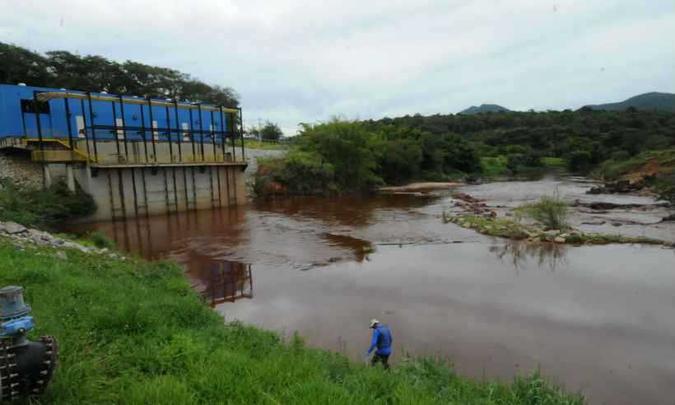A água do Rio Paraopeba está sendo monitorada diariamente(foto: Paulo Filgueiras/EM/D.A Press) A água do Rio Paraopeba está sendo monitorada diariamente(foto: Paulo Filgueiras/EM/D.A Press)