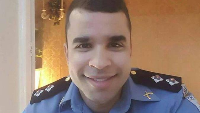 O tenente Jeovany, morto em Arraial do Cabo (foto: Reprodução ) O tenente Jeovany, morto em Arraial do Cabo (foto: Reprodução )