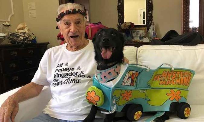 Aos 100 anos de idade, Drummond continua com a vida movimentada e cheio de energia(foto: Instagram/Reprodução) Aos 100 anos de idade, Drummond continua com a vida movimentada e cheio de energia(foto: Instagram/Reprodução)