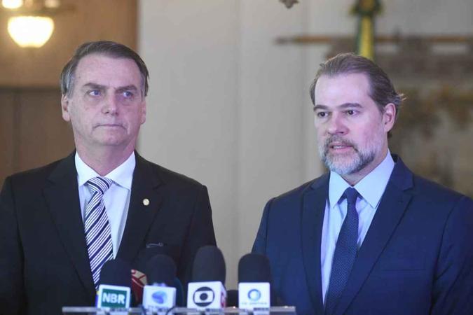 Bolsonaro e o presidente do STF, Dias Toffoli, se encontraram na manhã desta quarta-feira(foto: Ed Alves/CB/D.A Press) Bolsonaro e o presidente do STF, Dias Toffoli, se encontraram na manhã desta quarta-feira(foto: Ed Alves/CB/D.A Press)