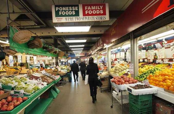 Mercado municipal de Toronto: bom passeio para conhecer hábitos locais(foto: Tourism Toronto/Divulgação) Mercado municipal de Toronto: bom passeio para conhecer hábitos locais(foto: Tourism Toronto/Divulgação)