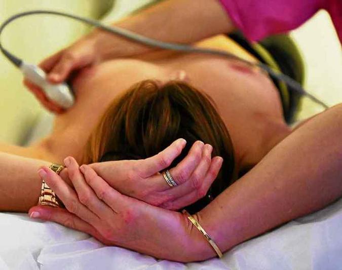 O tumor não pode ter se espalhado para os gânglios linfáticos, e o médico precisa considerar o risco de recidiva(foto: Anne-Christine Poujoulat/AFP - 9/10/17) O tumor não pode ter se espalhado para os gânglios linfáticos, e o médico precisa considerar o risco de recidiva(foto: Anne-Christine Poujoulat/AFP - 9/10/17)