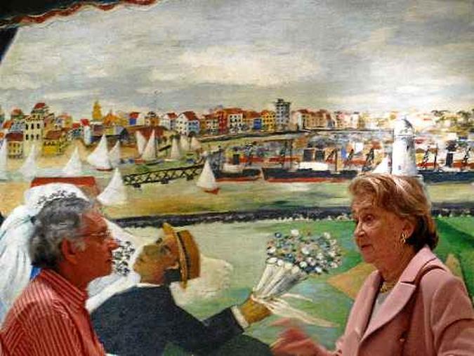 Vladimir Carvalho e Raymonde, viúva de Cícero Dias, sob o fundo do quadro Recife lírico(foto: Arquivo Pessoal ) Vladimir Carvalho e Raymonde, viúva de Cícero Dias, sob o fundo do quadro Recife lírico(foto: Arquivo Pessoal )