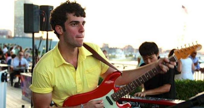 Apesar da pouca idade, Ítalo já arrancou elogios de grandes nomes da música(foto: Arquivo pessoal) Apesar da pouca idade, Ítalo já arrancou elogios de grandes nomes da música(foto: Arquivo pessoal)