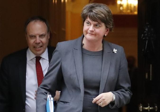 Líder do Partido Sindicalista Democrático (DUP) da Irlanda do Norte, Arlene Foster.(foto: Tolga Akemen/AFP) Líder do Partido Sindicalista Democrático (DUP) da Irlanda do Norte, Arlene Foster.(foto: Tolga Akemen/AFP)