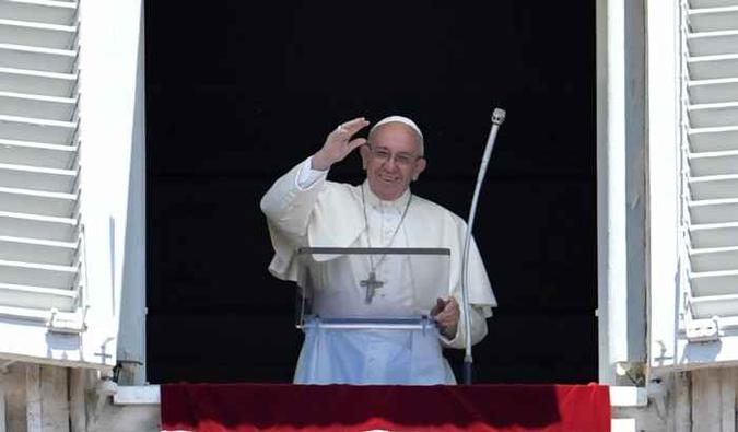 Papa Francisco no Vaticano neste domingo (21/5)(foto: Andreas Solaro/AFP) Papa Francisco no Vaticano neste domingo (21/5)(foto: Andreas Solaro/AFP)