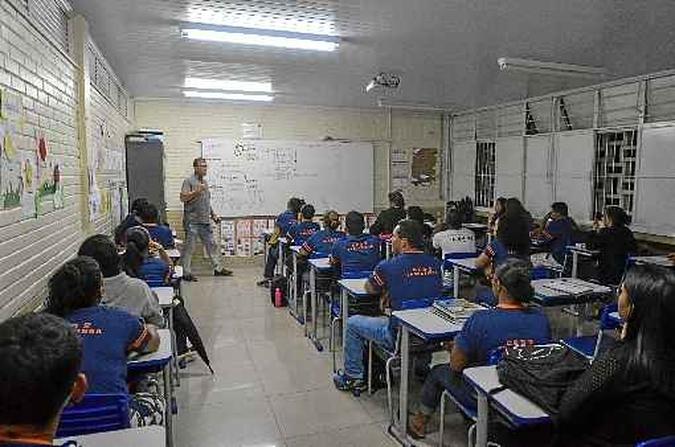 A PEC em tramitação prevê mudança na distribuição do valor complementado pela União: nova regra levará em conta gasto por aluno ao ano(foto: Nicolas Braga/Esp. CB/D.A Press - 14/10/19 ) A PEC em tramitação prevê mudança na distribuição do valor complementado pela União: nova regra levará em conta gasto por aluno ao ano(foto: Nicolas Braga/Esp. CB/D.A Press - 14/10/19 )