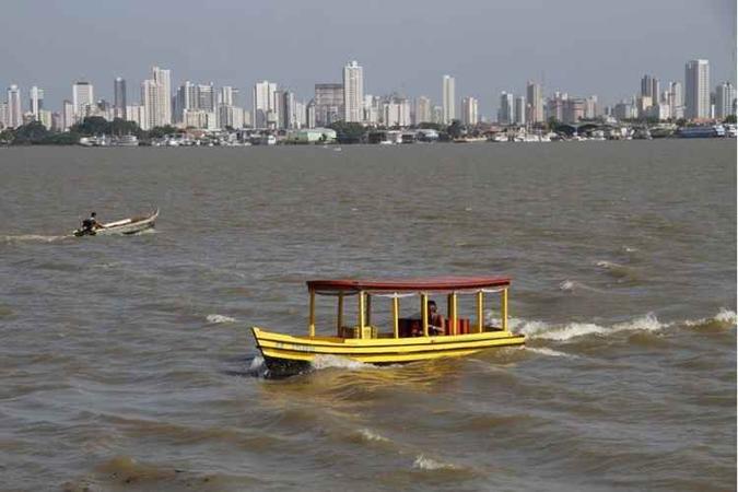 A população se locomove por barcos, já que a capital é composta de 40 de terra firme e 60% de ilhas(foto: Ana Lee/Divulgação) A população se locomove por barcos, já que a capital é composta de 40 de terra firme e 60% de ilhas(foto: Ana Lee/Divulgação)