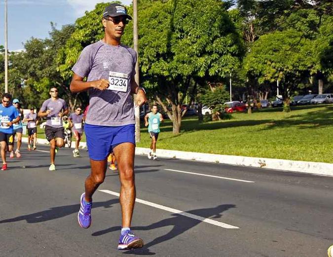 Anderson Silva quer correr maratonas pelo mundo: meta pessoal(foto: Wagner Pires/Reprodução) Anderson Silva quer correr maratonas pelo mundo: meta pessoal(foto: Wagner Pires/Reprodução)