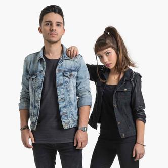 Briga de irmãos? Pode até ter, mas aí Bruno e Amanda fazem música disso...(foto: Jennifer K. Liu) Briga de irmãos? Pode até ter, mas aí Bruno e Amanda fazem música disso...(foto: Jennifer K. Liu)