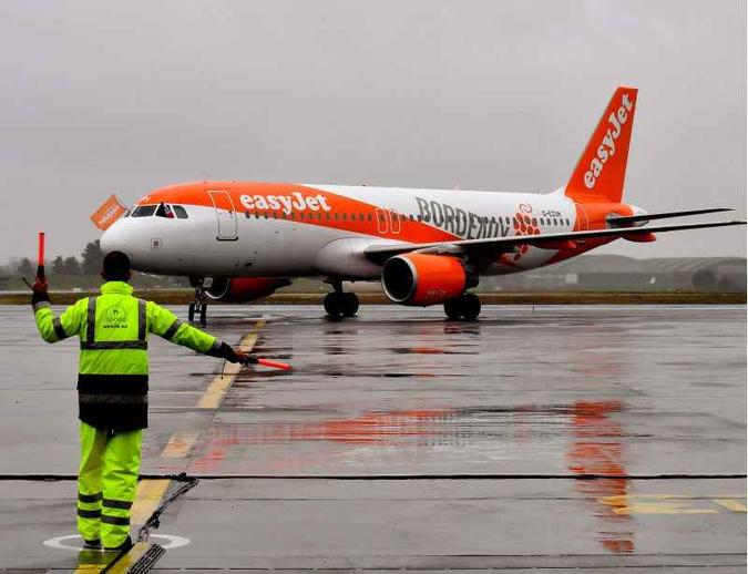A companhia aérea britânica EasyJet anunciou que já está cancelando voos(foto: GEORGES GOBET/AFP) A companhia aérea britânica EasyJet anunciou que já está cancelando voos(foto: GEORGES GOBET/AFP)