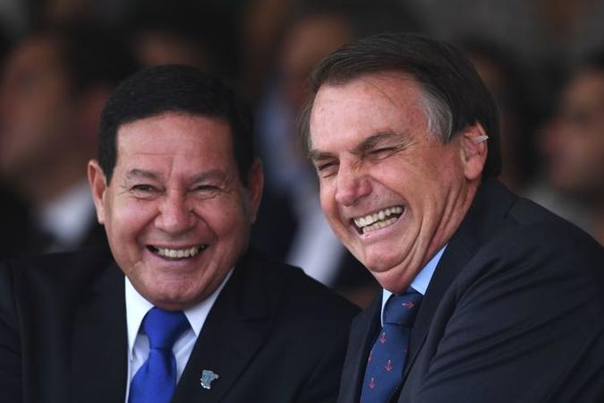 Mourão: ''A decisão do presidente Bolsonaro denota a excepcional importância que ele concede à Amazônia'(foto: AFP / EVARISTO SA) Mourão: ''A decisão do presidente Bolsonaro denota a excepcional importância que ele concede à Amazônia'(foto: AFP / EVARISTO SA)