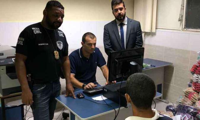 O autor do crime prestou depoimento na noite dessa quarta-feira(foto: Divulgação/Polícia Civil) O autor do crime prestou depoimento na noite dessa quarta-feira(foto: Divulgação/Polícia Civil)