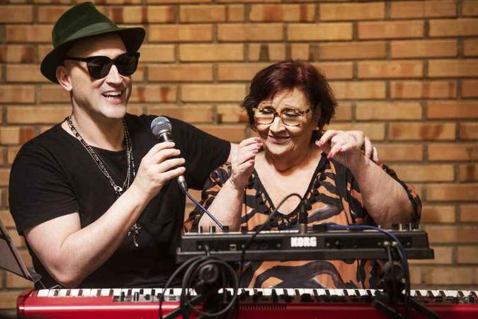 Paulo Gustavo: 'A gente está amando fazer esse show. Pena que está acabando'(foto: Deca Produções/Divulgação) Paulo Gustavo: 'A gente está amando fazer esse show. Pena que está acabando'(foto: Deca Produções/Divulgação)