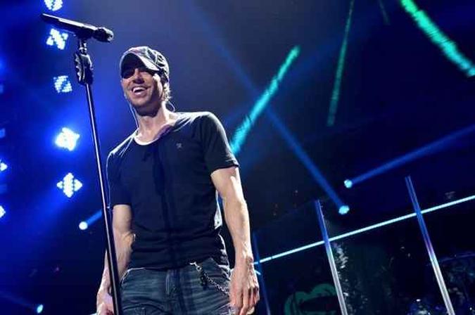 Enrique Iglesias está no topo das paradas europeias(foto: Mike Coppola/Getty Images/AFP) Enrique Iglesias está no topo das paradas europeias(foto: Mike Coppola/Getty Images/AFP)