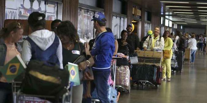 A previsão é de que até 12 de dezembro todos os mais de 8 mil cubanos tenham retornado ao país natal(foto: Valter Campanato/Agência Brasil) A previsão é de que até 12 de dezembro todos os mais de 8 mil cubanos tenham retornado ao país natal(foto: Valter Campanato/Agência Brasil)