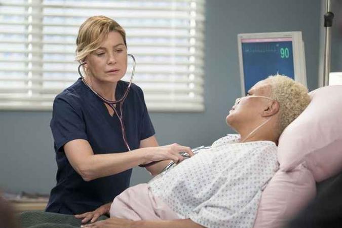 Uma das cenas mais aguardadas pelo público é o de Meredith Grey vestida de gari (foto: Canal Sony/Divulgação) Uma das cenas mais aguardadas pelo público é o de Meredith Grey vestida de gari (foto: Canal Sony/Divulgação)