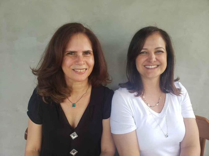 Professoras Maria Cristina Feitosa (esquerda) e Isabela Alves participaram da ação(foto: Thais Umbelino) Professoras Maria Cristina Feitosa (esquerda) e Isabela Alves participaram da ação(foto: Thais Umbelino)