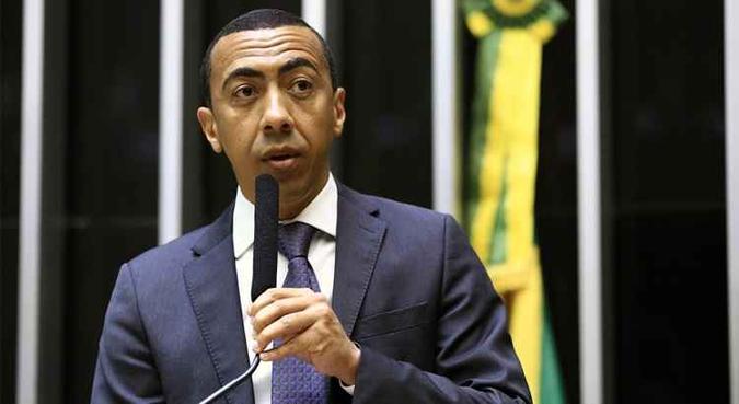 Na sua fala, o vice listou uma série de erros do governador e disse ter se equivocado ao formar chapa com Rollemberg nas eleições passadas(foto: Alex Ferreira/Câmara dos Deputados)