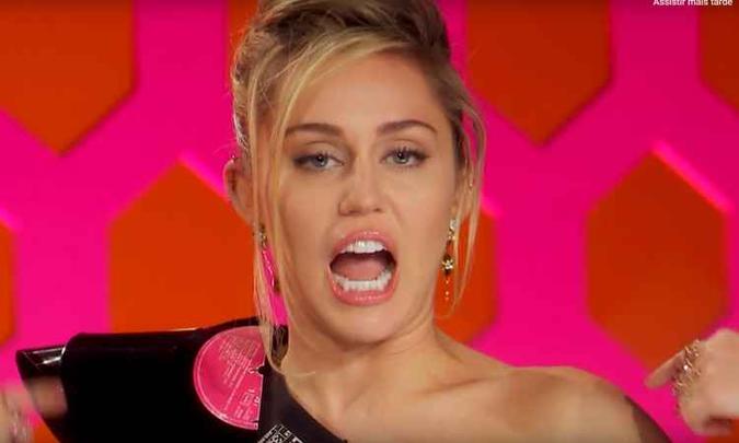 Miley Cyrus será estrela convidada do episódio de abertura da 11ª temporada(foto: Reprodução/YouTube) Miley Cyrus será estrela convidada do episódio de abertura da 11ª temporada(foto: Reprodução/YouTube)