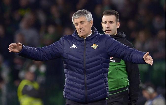 Quique Setién, 61 anos, tem histórico de montar equipes ofensivas, com valorização da posse de bola. Ex-meia, atuou por Racing e Atlético de Madrid(foto: Cristina Quicler/AFP ) Quique Setién, 61 anos, tem histórico de montar equipes ofensivas, com valorização da posse de bola. Ex-meia, atuou por Racing e Atlético de Madrid(foto: Cristina Quicler/AFP )