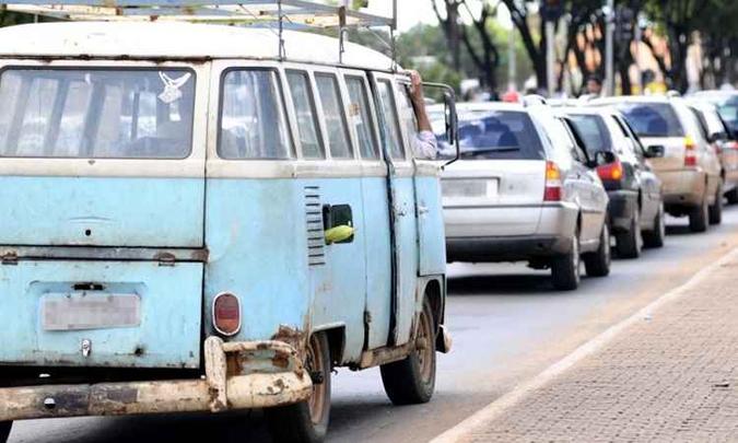 Segundo o Sindipeças, 2018 foi o terceiro ano seguido de aumento na idade média da frota brasileira de automóveis(foto: Daniel Ferreira/CB/D.A Press) Segundo o Sindipeças, 2018 foi o terceiro ano seguido de aumento na idade média da frota brasileira de automóveis(foto: Daniel Ferreira/CB/D.A Press)