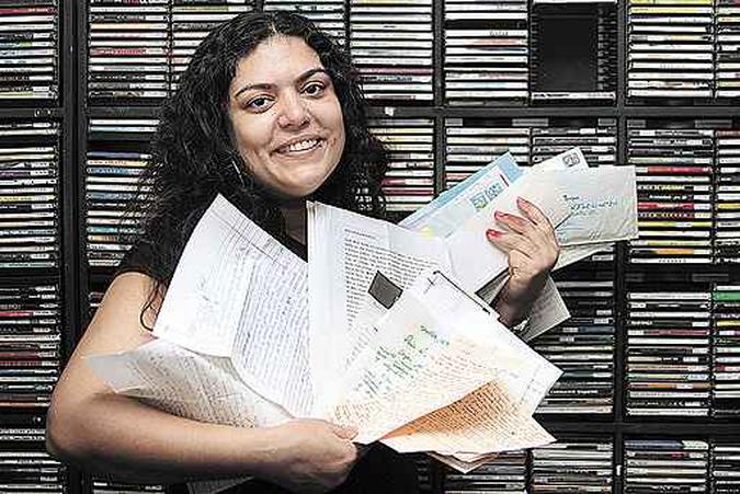 Sheila herdou do pai o prazer de escrever: diários foram as primeiras Sheila herdou do pai o prazer de escrever: diários foram as primeiras