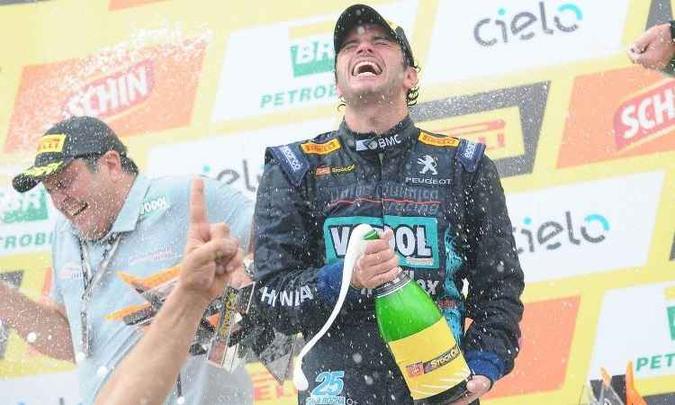 Tuka Rocha sobreviveu a uma grave acidente na stock car(foto: Stock Car/Divulgação) Tuka Rocha sobreviveu a uma grave acidente na stock car(foto: Stock Car/Divulgação)