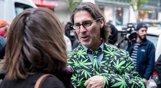 Em Ontário, província mais populosa do Canadá, 38.000 encomendas de maconha no valor de 750.000 dólares canadenses foram processadas nas primeiras horas de quarta-feira(foto: AFP) Em Ontário, província mais populosa do Canadá, 38.000 encomendas de maconha no valor de 750.000 dólares canadenses foram processadas nas primeiras horas de quarta-feira(foto: AFP)