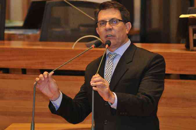 Com apoio do PTB nacional, Alírio espera receber R$ 5 milhões para gastos (foto: Antonio Cunha/CB/D.A Press - 18/11/ 14 )