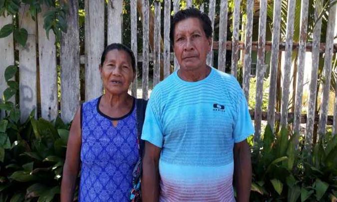 Ismael e Maria Pedrina viajam constantemente de Iauaretê para São Gabriel da Cachoeira para receber benefícios e fazer compras(foto: Luiz Calcagno/CB/D.A Press) Ismael e Maria Pedrina viajam constantemente de Iauaretê para São Gabriel da Cachoeira para receber benefícios e fazer compras(foto: Luiz Calcagno/CB/D.A Press)