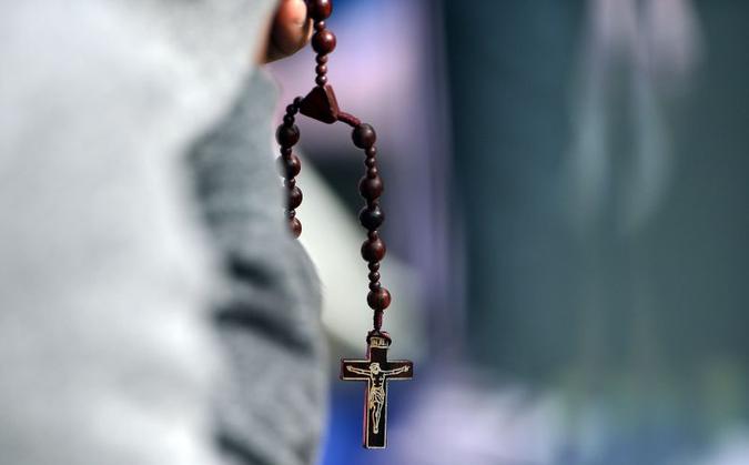 Religiosos da Igreja Católica têm sido acusados de abuso sexual em vários países: reunião em Roma pretende definir diretrizes de proteção a menores(foto: Jewel Samad/AFP) Religiosos da Igreja Católica têm sido acusados de abuso sexual em vários países: reunião em Roma pretende definir diretrizes de proteção a menores(foto: Jewel Samad/AFP)