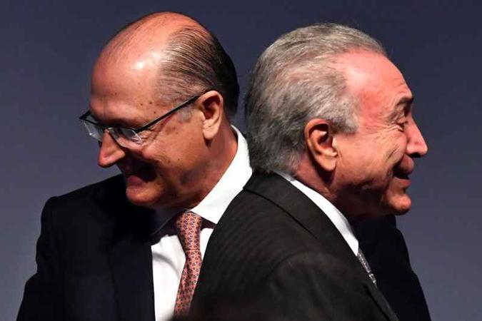 O presidente não cita, contudo, que o PSDB ainda faz parte do governo(foto: Nelson Almeida/AFP) O presidente não cita, contudo, que o PSDB ainda faz parte do governo(foto: Nelson Almeida/AFP)