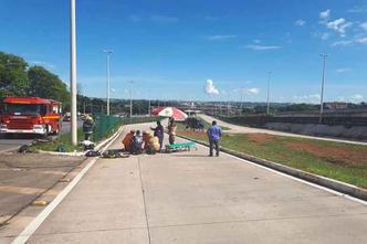 O acidente ocorreu por volta das 10h deste domingo(foto: CBMDF/Divulgação) O acidente ocorreu por volta das 10h deste domingo(foto: CBMDF/Divulgação)