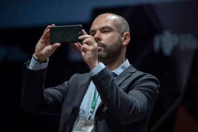 Por conta do tumor, o prefeito será submetido ainda esta noite de domingo a uma laparoscopia(foto: Mauro Pimentel/AFP) Por conta do tumor, o prefeito será submetido ainda esta noite de domingo a uma laparoscopia(foto: Mauro Pimentel/AFP)