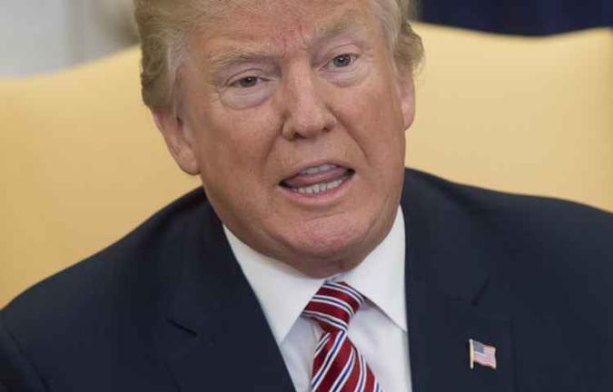 Trump decidiu que partes do muro desejadas pela Califórnia terão a construção adiada(foto: Saul Loeb/ AFP ) Trump decidiu que partes do muro desejadas pela Califórnia terão a construção adiada(foto: Saul Loeb/ AFP )
