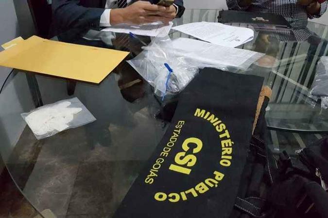 O Ministério Público de Goiás deflagrou a quarta fase da Operação Mãos à Obra na madrugada desta sexta-feira(foto: Fagner Pinho/Assessoria de Comunicação Social do MP-GO) O Ministério Público de Goiás deflagrou a quarta fase da Operação Mãos à Obra na madrugada desta sexta-feira(foto: Fagner Pinho/Assessoria de Comunicação Social do MP-GO)