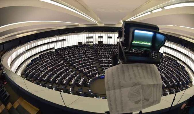 Parlamento europeu durante votação(foto: Patrick Hertzog/AFP Photo) Parlamento europeu durante votação(foto: Patrick Hertzog/AFP Photo)
