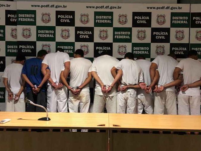 Criminosos presos durante a Operação Sociis: bandidos investigados por homicídio e roubo de veículos(foto: PCDF/Divulgação) Criminosos presos durante a Operação Sociis: bandidos investigados por homicídio e roubo de veículos(foto: PCDF/Divulgação)