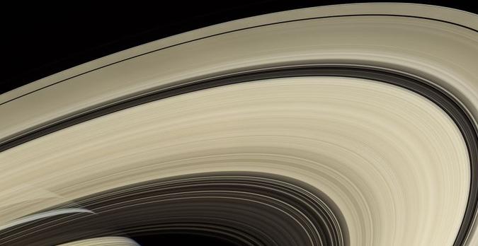 Análise mostra que os anéis de Saturno são compostos principalmente por partículas de água congelada(foto: NASA/JPL-Caltech/Space Science Institute) Análise mostra que os anéis de Saturno são compostos principalmente por partículas de água congelada(foto: NASA/JPL-Caltech/Space Science Institute)