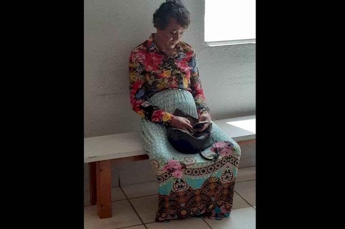 Schiave foi preso usando maquiagem e saia longa(foto: Divulgação/Polícia Militar) Schiave foi preso usando maquiagem e saia longa(foto: Divulgação/Polícia Militar)