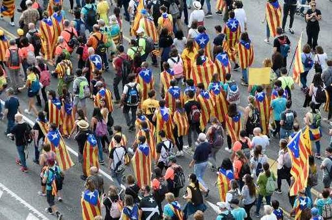 Fronteira entre França e Espanha bloqueada por manifestações na Catalunha(foto: Josep Lago/AFP) Fronteira entre França e Espanha bloqueada por manifestações na Catalunha(foto: Josep Lago/AFP)