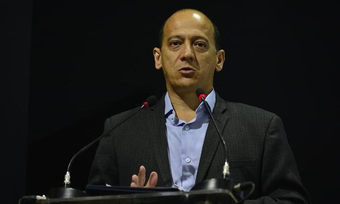 Fernando César Ganzes traz o exemplo de Goiás: ''É considerado devedor contumaz o contribuinte que não pagar por quatro meses seguidos ou oito meses intercalados''(foto: Marcelo Ferreira/CB/D.A.Press) Fernando César Ganzes traz o exemplo de Goiás: ''É considerado devedor contumaz o contribuinte que não pagar por quatro meses seguidos ou oito meses intercalados''(foto: Marcelo Ferreira/CB/D.A.Press)