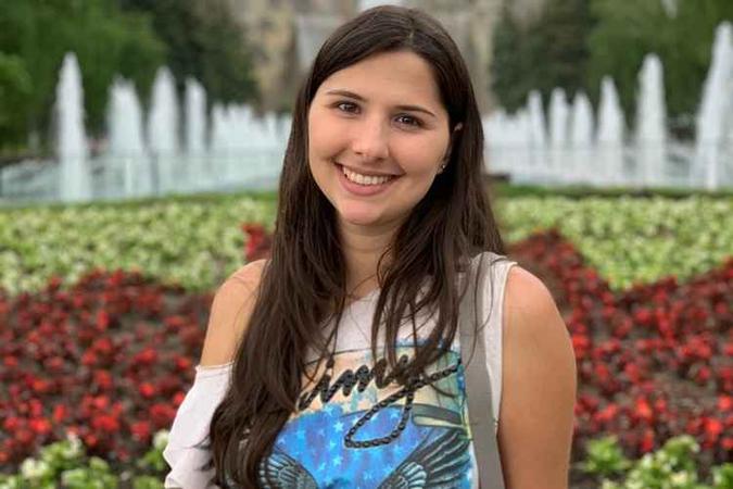 Karihelen foi à EduCanadá em 2018 esclarecer dúvidas sobre os programas ofertados pelas escolas canadenses (foto: Arquivo Pessoal) Karihelen foi à EduCanadá em 2018 esclarecer dúvidas sobre os programas ofertados pelas escolas canadenses (foto: Arquivo Pessoal)